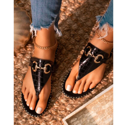 Купить 2021 new fashion sexy chain clip foot comfortable outdoor female slippers Solid color rivets flat Plus size beach Slippers