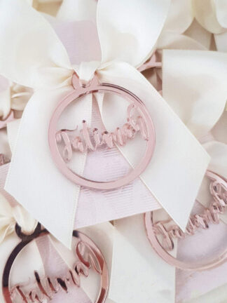 Купить 50 Pcs Personaized aser Cut Baby Name Rose God Mirror Round Decor For Baptism Christening Customized Circe Tags Bags Favors