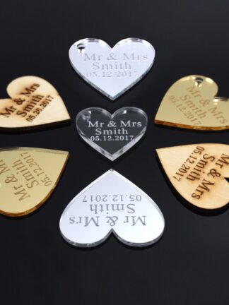 Купить 100x Personaized aser Engraved ove Hearts Centerpieces God / Siver Mirror / Wood Tags Wedding Party Tabe Decoration Favors