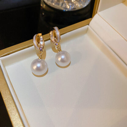 Купить Gold Plated Silver Needle Drop Oil Zircon Pearl Earrings French Retro Stud Earrings eardrop Advanced Fashionable