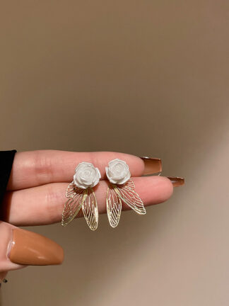 Купить Silver Needle Rose Butterfly Wing Earrings Female Korean Design Fashion Simple Stud Ins Style Vintage eardrop Female
