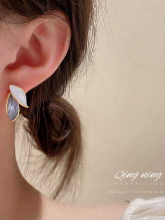 Купить 925 Silver Needle Korean Dongdaemun New Personality Leaf-Shapepd Stud Earrings Earrings Lady Temperamental Design Sense Ear Rings Women