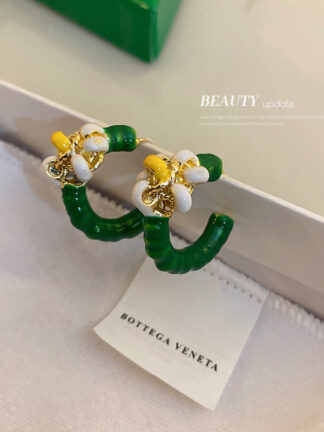 Купить 925 Silver Needle New Green Flower C- Shaped Earrings Korean Ins Elegant Pastoral Style Earrings Fresh Ear Ring Wholesale