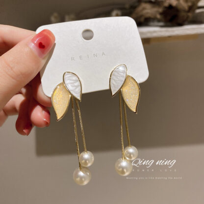 Купить 925 Silver Needle South Korea Dongdaemun Pearl Leaf Tassel Earrings Drop Oil Long Earrings Graceful eardrop Female Wholesale