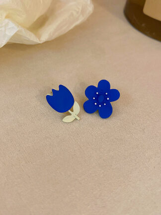 Купить Silver Needle Asymmetric Flower Earrings South Korea Dongdaemun Spring Blue Color Fresh and Cute Fashionable and Versatile eardrop