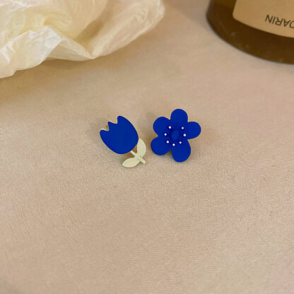 Купить Silver Needle Asymmetric Flower Earrings South Korea Dongdaemun Spring Blue Color Fresh and Cute Fashionable and Versatile eardrop