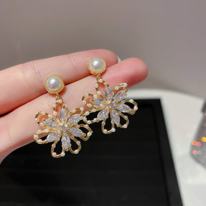 Купить Gold Plated 925 Silver Needle Korean Fashion Personality Earrings Pearl Diamond Flower Earrings Internet Celebrity Design eardrop