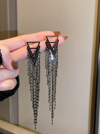 Купить Silver Needle Triangle Diamond-Studded Tassel Earrings European and American Fashion High-Profile Earrings Temperament Entry Lux High Sense