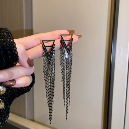 Купить Silver Needle Triangle Diamond-Studded Tassel Earrings European and American Fashion High-Profile Earrings Temperament Entry Lux High Sense