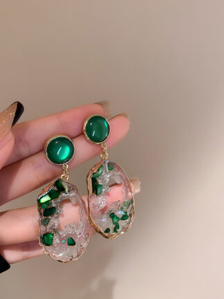 Купить Korean Style Irregular Hollow-out Earrings Fashionable Retro Emerald Earrings Temperamental Minority High-Grade Versatile eardrop for Women