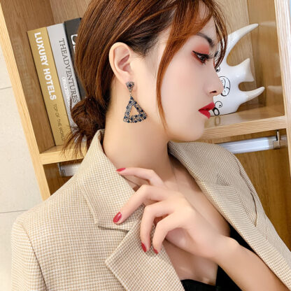 Купить 925 Silver Needle Geometric Triangle Earrings Retro Socialite Elegant Shining Diamond Long Earrings Korean Style Fashion Fashionmonger Earri