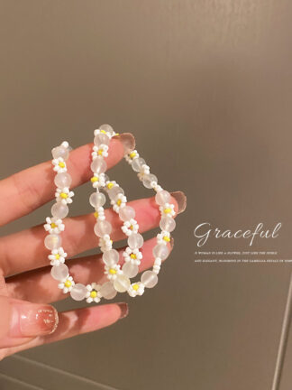 Купить Acrylic Glaze White Flower Bracelet Korean Ins Fresh Design Bracelet Simple Super Fairy for Women