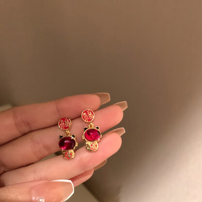 Купить 925 Silver Needle Chinese Style Red Chinese Zodiac Tiger Crystal Earrings New Year Interesting Text Earrings Online Influencer eardrop Wome