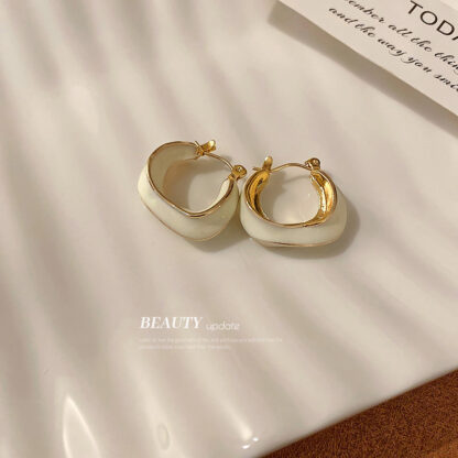 Купить Drip Glazed Geometric Irregular round Ear Clip Korean Minimalist Candy Color Earrings Simple Fashion Metallic Earrings for Women