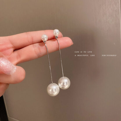 Купить Korean Temperament Long Pearl Earrings European and American Fashion Cool Ear Studs Sweet Lady Eardrops Simple Tassel Earrings