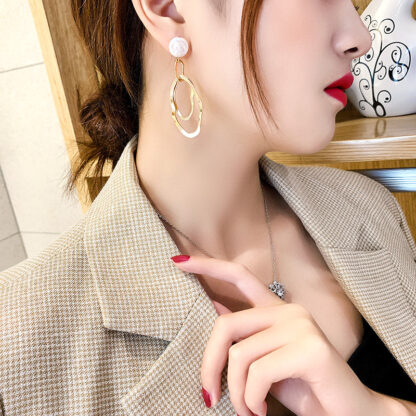 Купить 925 Silver Needle Auricular Pearl Irregular Metal Geometry Earrings Simple Style Freshess eardrop