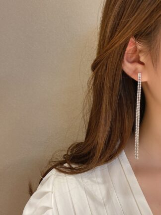 Купить 925 Silver Needle Asymmetric Temperament Tassel Long Earrings European and American Fashion High-Key Eardrop Internet Famous Personalized Ea