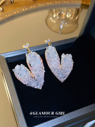 Купить Silver Stud Rhinestone-Encrusted Gradient Crystal Love Heart Earrings Korean Fashion Temperament Diamond in the Debris Stud eardrop Interne