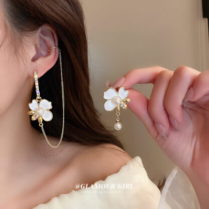 Купить Silver Needle Asymmetric Diamond-Embedded Pearl Flower Earrings Ear Clip Integrated Korean Classic Style Fashionable Earrings eardrop