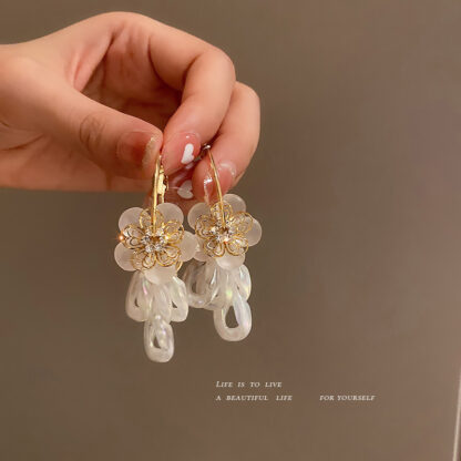 Купить 925 Silver Needle South Korea Dongdaemun Fresh Acrylic Eardrop Earring Diamond Flower Internet Celebrity Temperament Fashion Earrings