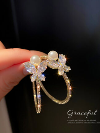 Купить 925 Silver Needle South Korea Dongdongdaemun New Pearl Diamond Butterfly Earring Eardrop Internet Celebrity Temperament Design Earrings
