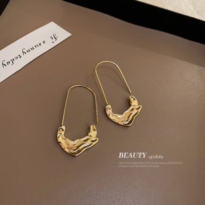 Купить Korean Ins Cold Style Geometric Ear Hook Earrings Niche Metal Design Earrings Simple Grace Personality eardrop for Women