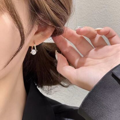 Купить Real Gold Plating Korean Earrings Internet Celebrity 2021 New Niche Design Stud Earrings Elegant High-Grade eardrop for Women