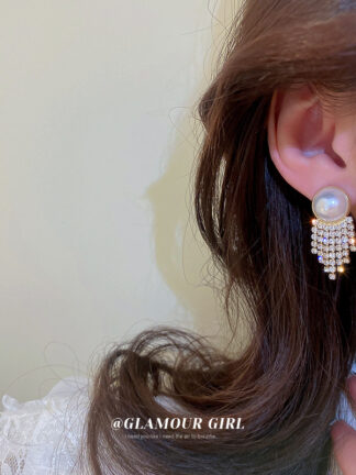Купить Silver Stud Rhinestone-Encrusted Geometric Pearl Earrings Korean Design Sense Earrings eardrop High Profile Fashion Internet Famous Persona