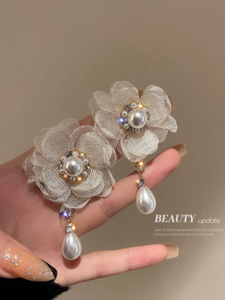 Купить 925 Silver Needle Organza White Flower Earrings Korean Style Rhinestone Pearl Eardrops Sweet Super Fairy Mori Earrings Fashion