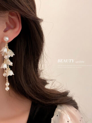 Купить Silver Needle Pearl Lanling Flower Earrings Korean Style Long Tassel Earrings Design Sense Sweet New eardrop for Women