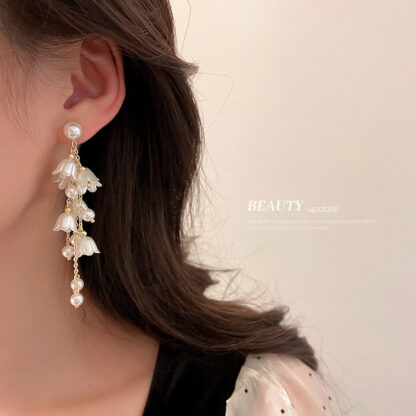 Купить Silver Needle Pearl Lanling Flower Earrings Korean Style Long Tassel Earrings Design Sense Sweet New eardrop for Women