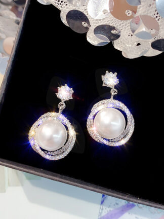 Купить 925 Silver Pin Earrings South Korea Dongdaemun Super Flash Circle Diamond Zircon Pearl Stud Earrings Personalized Temperament eardrop Femal