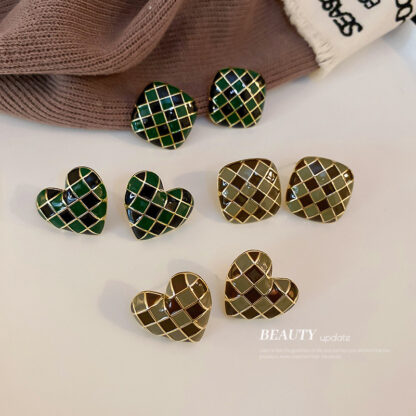 Купить 925 Silver Needle Drop Oil Square Heart-Shaped Korean Retro Chessboard Plaid Earrings Personalized Temperament eardrop Wome