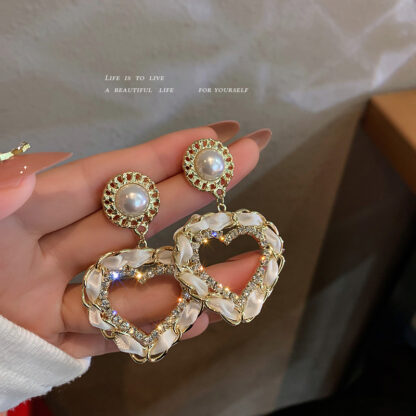 Купить 925 Silver Stud Rhinestone-Encrusted Pearl Winding Love Heart Earrings Womens French Style Retro Elegant eardrop Court Style High-End Earri