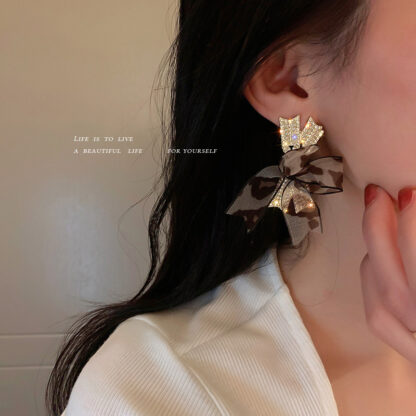 Купить 925 Silver Stud Rhinestone-Encrusted Pearl Leopard Bow Earrings Korean Fashion Ear Studs Exaggerated Autumn/Winter Earrings Women