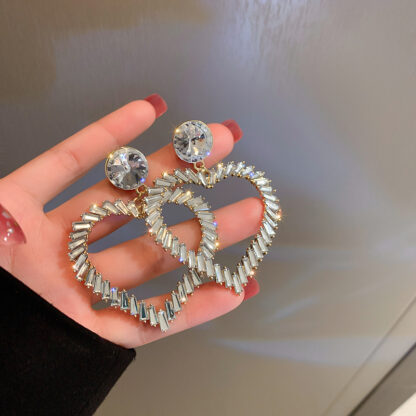 Купить 925 Silver Needle European and American Zircon with Diamond Love Heart Earrings High-Key Dignified Eardrops Internet Celebrity All-Match Fas