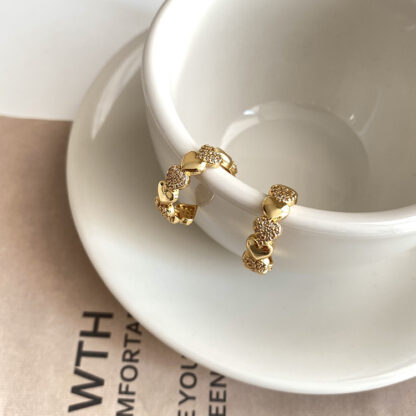 Купить Real Gold Electroplated Silver Needle Heart-Shaped Zircon C- Shaped Earrings Korean High-Grade Light Luxury Ear Ring Design Fashion Earrings