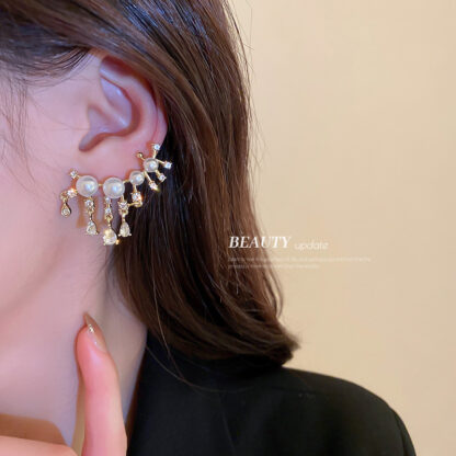 Купить Silver Needle Pearl Diamond Stud Ear Clip One-Piece eardrop Korean Design Sense High-Key Graceful Earrings Wholesale Femal