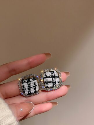 Купить 925 Silver Needle Geometric Black and White Contrast Color Check Striped Stud Earrings Chessboard Plaid Earrings High-Grade Retro Hong Kong