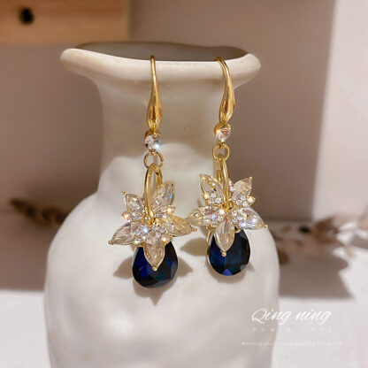 Купить South Korea Dongdaemun Fashion New Personalized Diamond Water Drop Flower Ear Hook Earrings Retro Graceful Earrings Women Wholesale