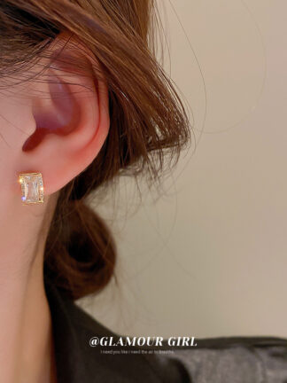Купить Real Gold Electroplated Silver Needle Micro Inlaid Zircon Curved Korean Design Sense Niche Earrings Graceful eardrop