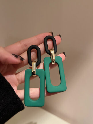 Купить 925 Silver Needle Green Earrings Ins Mori Style Geometric Chain Alphabet Letter Earrings Simple All-Match Temperament eardrop Wholesale