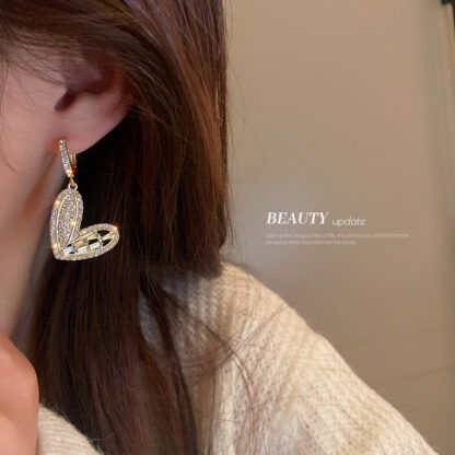 Купить South Korea Dongdaemun Rhinestone Zircon Love Ear Clip Earrings Ins Design Sense Earrings Personality Temperament Entry Lux eardrop