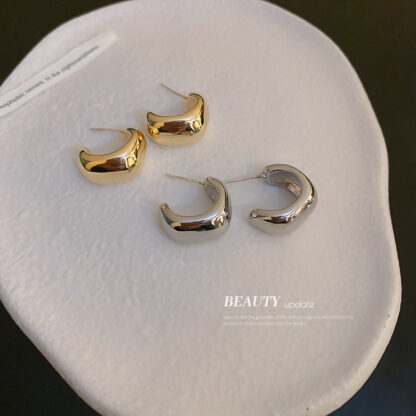 Купить Gold Plated 925 Silver Needle C- Shaped Earrings Korean Ins Minority Simple Stud Earrings Graceful Personality High-Grade eardrop