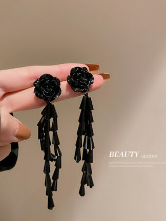 Купить Silver Needle Black Flower Tassel Earrings European and American Fashion Normcore Style Long Earrings Personality Trend Online Influencer Ea