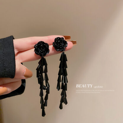 Купить Silver Needle Black Flower Tassel Earrings European and American Fashion Normcore Style Long Earrings Personality Trend Online Influencer Ea