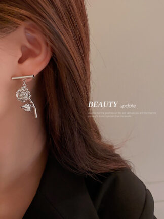 Купить 925 Silver Needle Metal Design Rose Earrings Personality High-Grade Earrings Korean Ins Cold Style Graceful eardrop Women