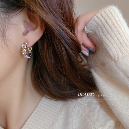Купить 925 Silver Needle Zircon C- Shaped Earrings Light Luxury Minority High-Grade Ear Studs Korean Ins Graceful Personality Eardrops Earrings