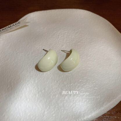 Купить 925 Silver Needle Acrylic C- Shaped Bean-Shaped Stud Korean Ins Minority Design Earrings Simple eardrop Female Wholesale