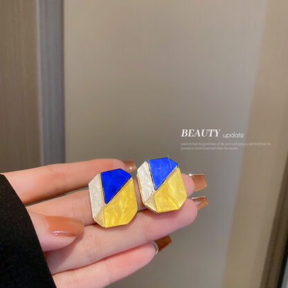 Купить Silver Needle Drop Oil Temperament Triangle Earrings Korean Ins Design Sense Earrings Fashion Exaggerated Blue Black Color eardrop